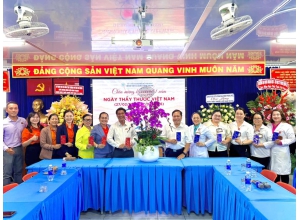 BAN GIÁM ĐỐC CÔNG TY CỔ PHẦN GIÁO DỤC GNP TỔ CHỨC THĂM, CHÚC MỪNG CÁC CƠ SỞ Y TẾ NHÂN NGÀY THẦY THUỐC VIỆT NAM (27/02)