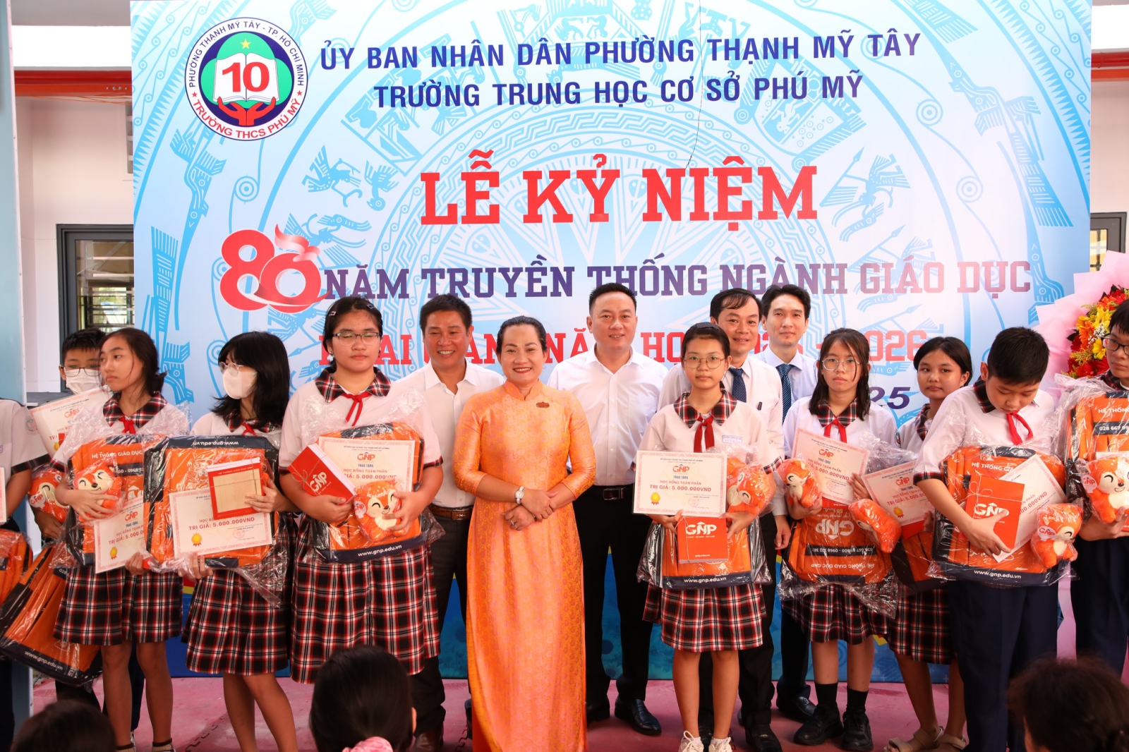 🎉 HỆ THỐNG GIÁO DỤC GNP ĐỒNG HÀNH CÙNG CÁC EM HỌC SINH CÓ HOÀN CẢNH KHÓ KHĂN TRONG LỄ KHAI GIẢNG NĂM HỌC 2025 – 2026 🎉