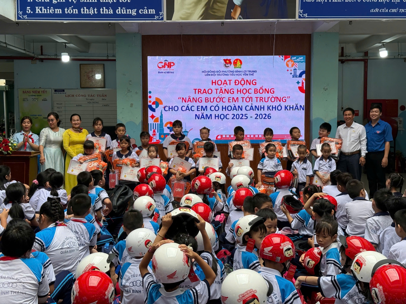 🌟 HỆ THỐNG GIÁO DỤC GNP LAN TỎA YÊU THƯƠNG VỚI HOẠT ĐỘNG “NÂNG BƯỚC EM ĐẾN TRƯỜNG” 🌟